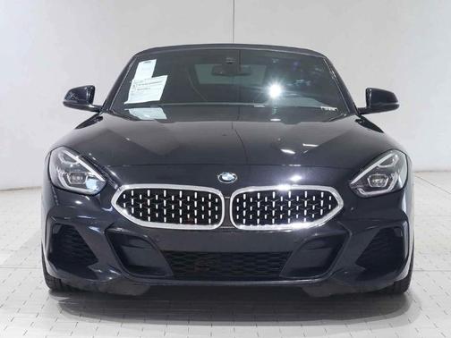Photo 3 of 22 of 2019 BMW Z4 sDrive30i