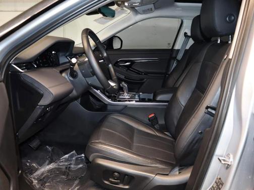 Photo 5 of 22 of 2020 Land Rover Range Rover Evoque SE