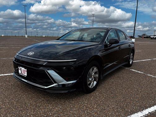 Black 2026 Hyundai SONATA SE
