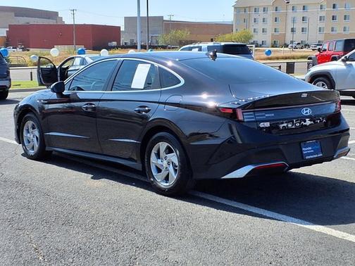 2025 Hyundai SONATA SE