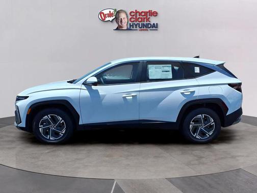 Creamy White Pearl 2026 Hyundai TUCSON Hybrid SE