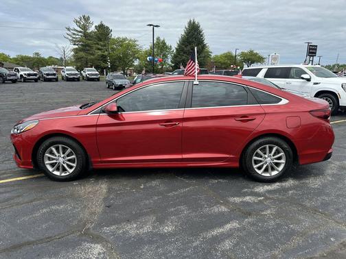 Scarlet Red 2019 Hyundai SONATA SE