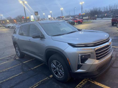 2025 Chevrolet Traverse LT