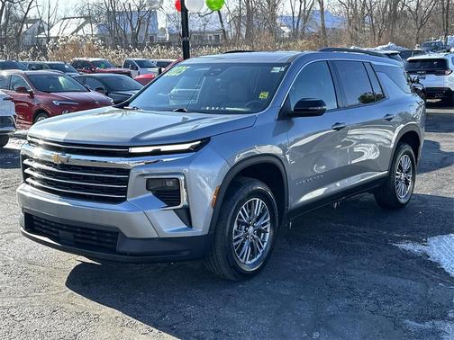 2025 Chevrolet Traverse LT