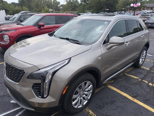 2023 Cadillac XT4 Premium Luxury