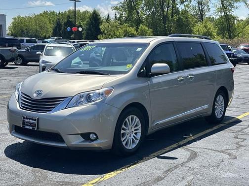 2017 Toyota Sienna XLE