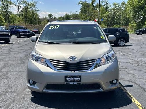 2017 Toyota Sienna XLE