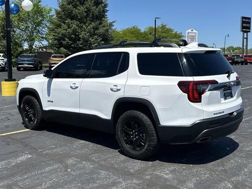2023 GMC Acadia AWD AT4