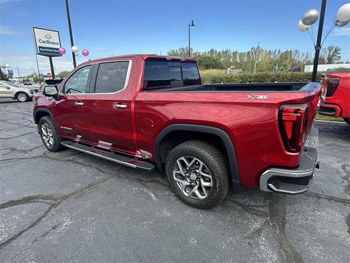 2024 GMC Sierra 1500 SLT