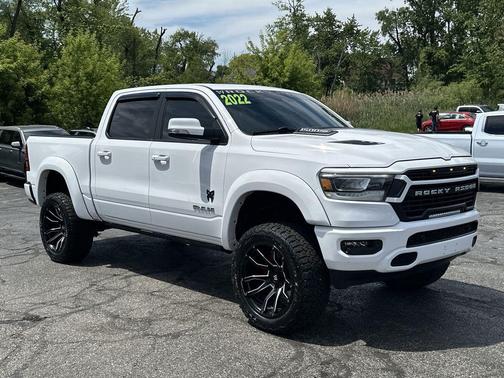 Bright White Clearcoat 2022 RAM 1500 Laramie