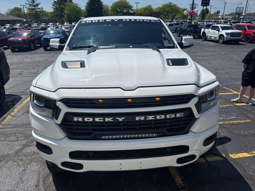 Bright White Clearcoat 2022 RAM 1500 Laramie