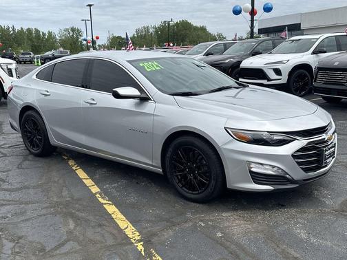 Silver Ice Metallic 2021 Chevrolet Malibu LT