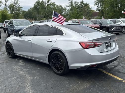 Silver Ice Metallic 2021 Chevrolet Malibu LT