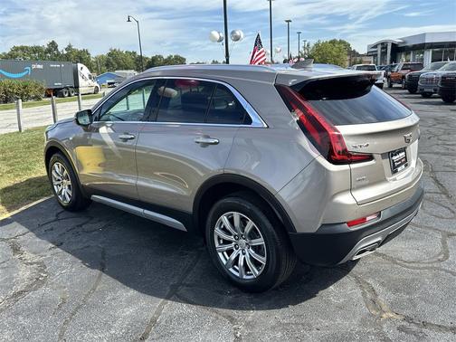 2023 Cadillac XT4 Premium Luxury