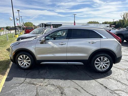 2023 Cadillac XT4 Premium Luxury