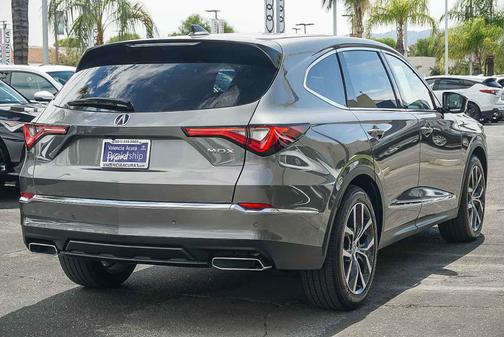 2023 Acura MDX 