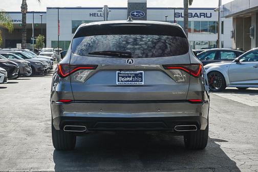 2023 Acura MDX 