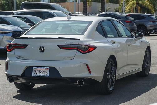 2025 Acura TLX 