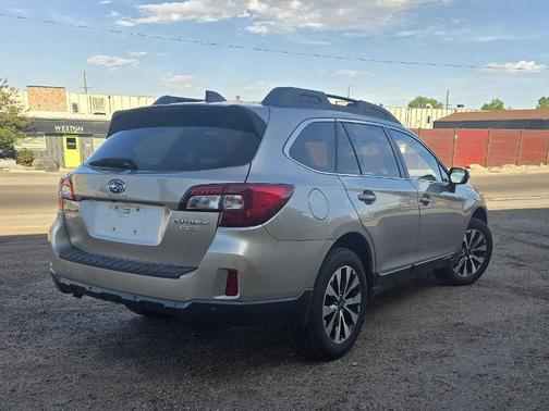 GOLD 2017 Subaru Outback 2.5i Limited
