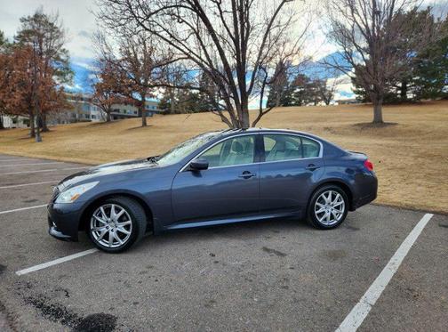 2011 INFINITI G37x Base