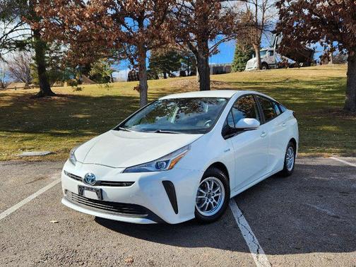 2019 Toyota Prius L