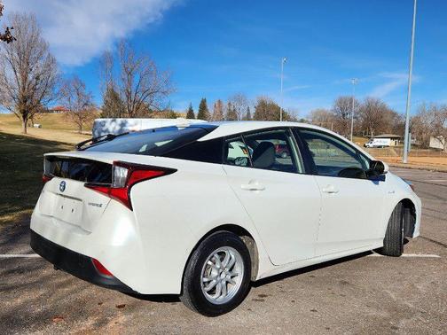 2019 Toyota Prius L