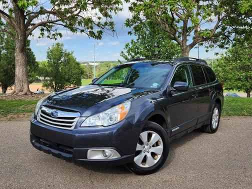 Graphite Gray Metallic 2011 Subaru Outback 2.5 i Premium