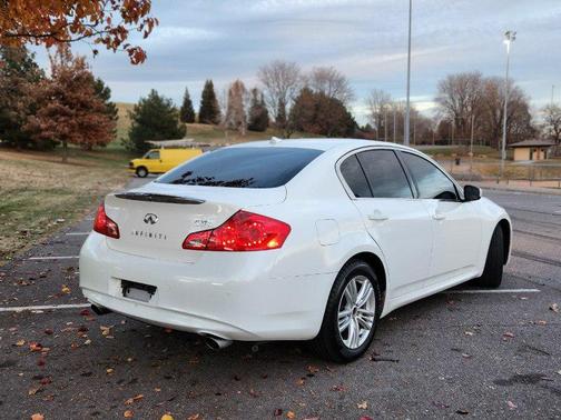 2011 INFINITI G37x Base