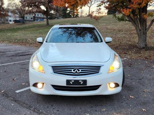 2011 INFINITI G37x Base