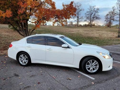 2011 INFINITI G37x Base