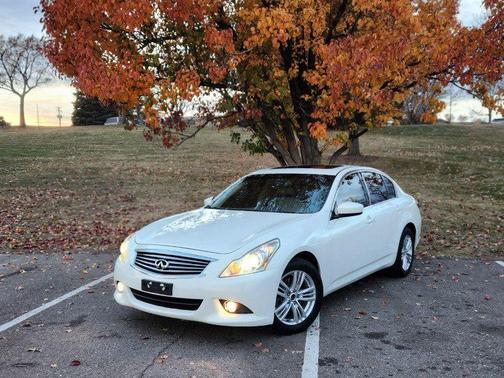 2011 INFINITI G37x Base