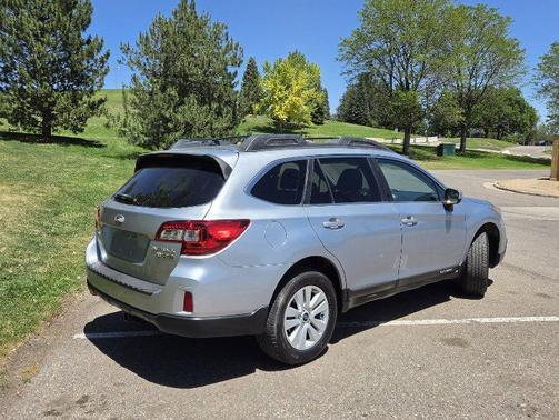 Ice Silver Metallic 2015 Subaru Outback 2.5i Premium
