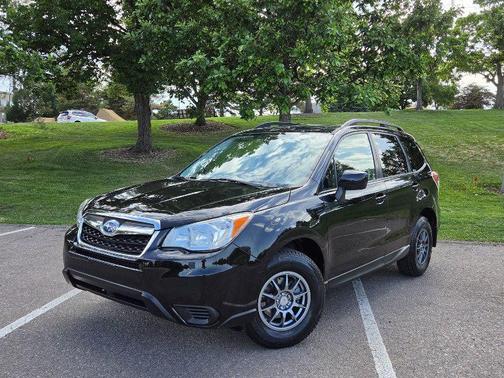 Crystal Black Silica 2016 Subaru Forester 2.5i Premium