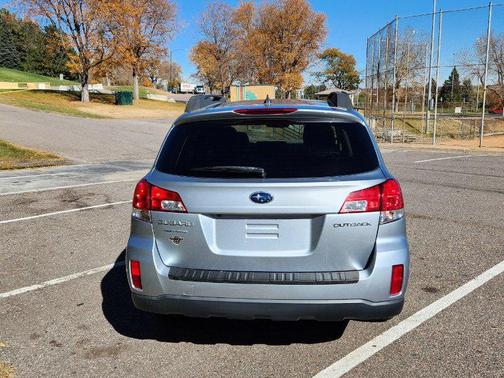 2012 Subaru Outback 2.5i Limited