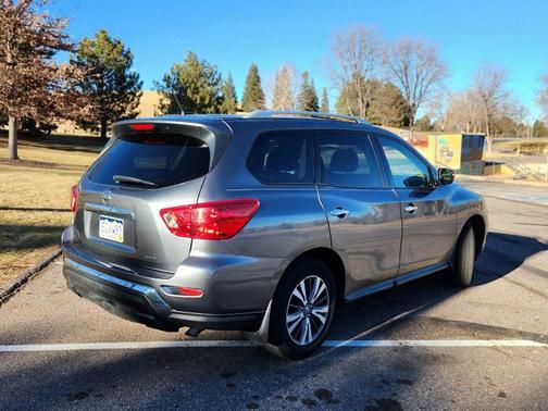 2017 Nissan Pathfinder S