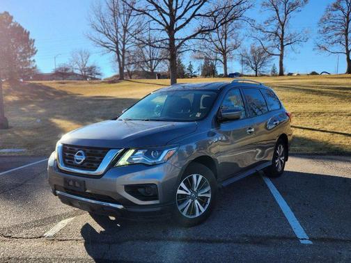 2017 Nissan Pathfinder S