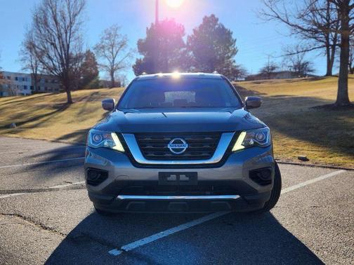 2017 Nissan Pathfinder S