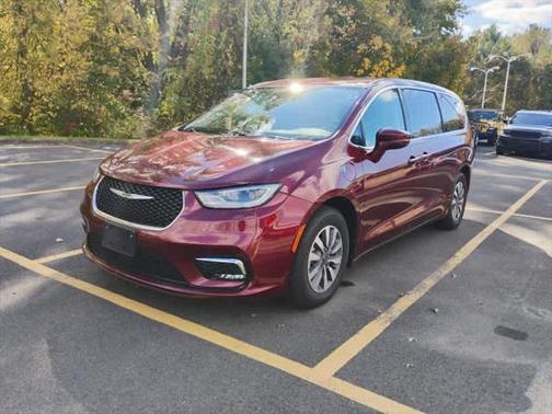 2022 Chrysler Pacifica Hybrid Touring L
