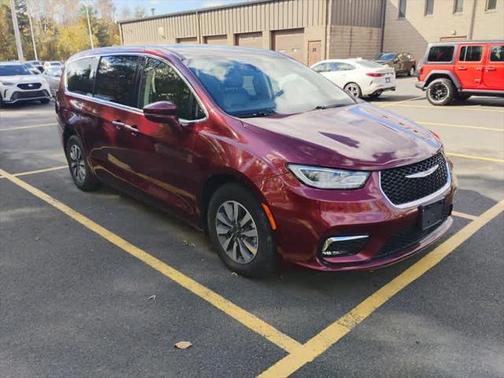 2022 Chrysler Pacifica Hybrid Touring L