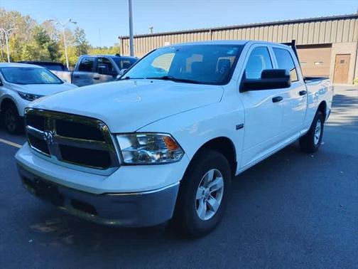 2021 RAM 1500 Classic Tradesman Crew Cab 4x4 64' Box