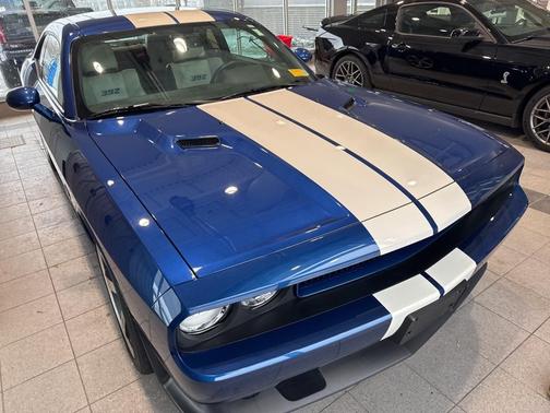 2011 Dodge Challenger SRT8