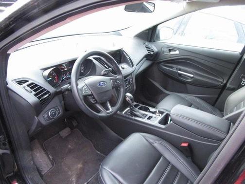 Photo 5 of 16 of 2019 Ford Escape SEL