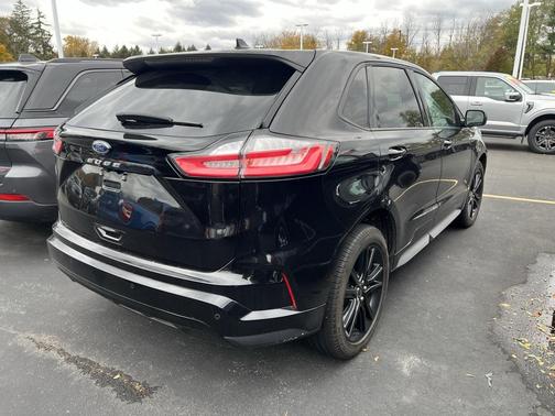 2023 Ford Edge ST Line