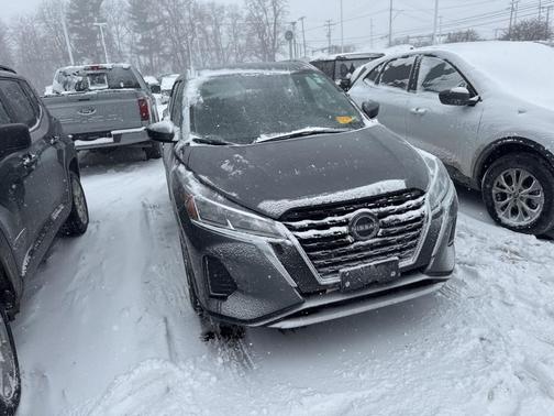 2023 Nissan Kicks SV