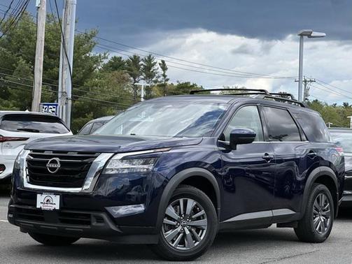 2022 Nissan Pathfinder SV