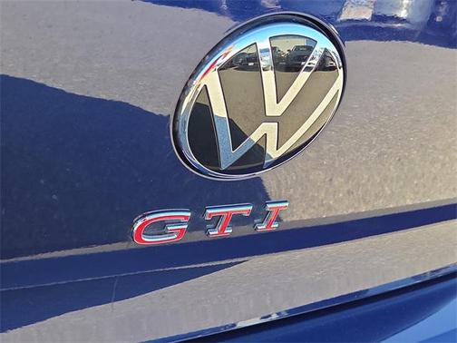 2024 Volkswagen Golf GTI 2.0T SE DSG