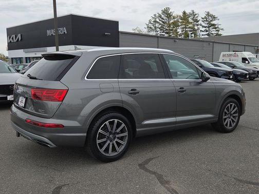 Graphite Gray Metallic 2017 Audi Q7 3.0T Premium Plus