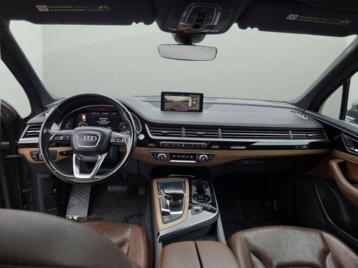 Graphite Gray Metallic 2017 Audi Q7 3.0T Premium Plus