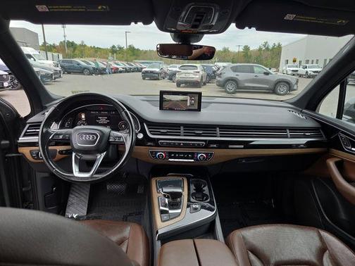 Graphite Gray Metallic 2017 Audi Q7 3.0T Premium Plus