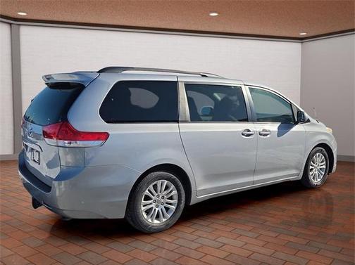 2014 Toyota Sienna XLE